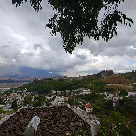 Panoramic Vlachos בית הארחה 4*