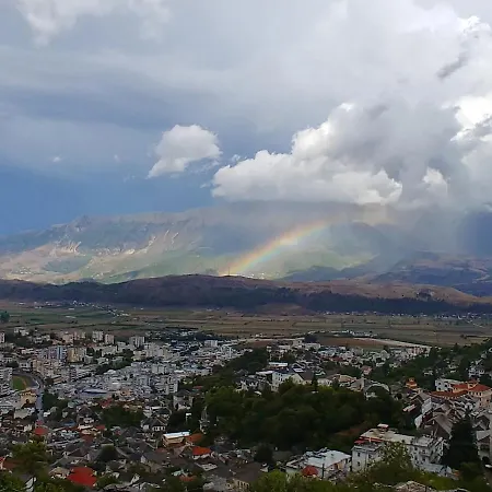 בית הארחה Panoramic Vlachos Gjirokastër