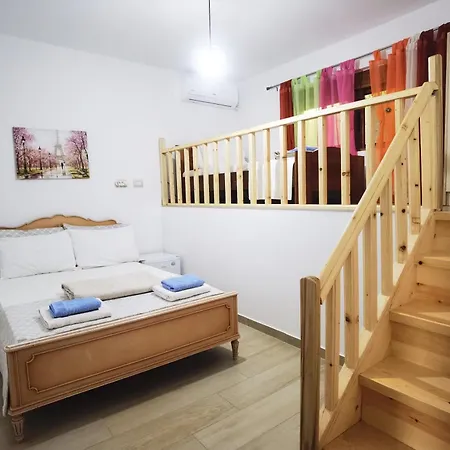 Panoramic Vlachos בית הארחה