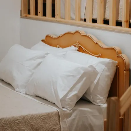 Konukevi Panoramic Vlachos 4*