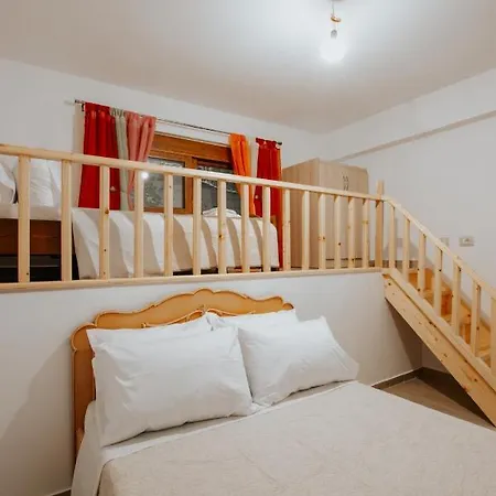 Konukevi Panoramic Vlachos 4*