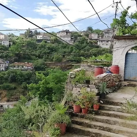 Konukevi Panoramic Vlachos Gjirokastër