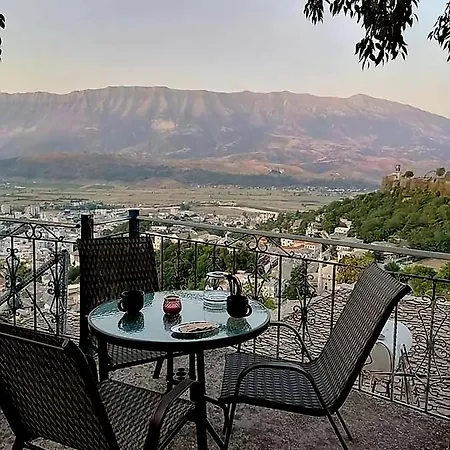 Konukevi Panoramic Vlachos Gjirokastër