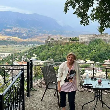 Konukevi Panoramic Vlachos 4*