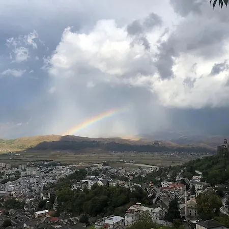 Panoramic Vlachos Konukevi Gjirokastër